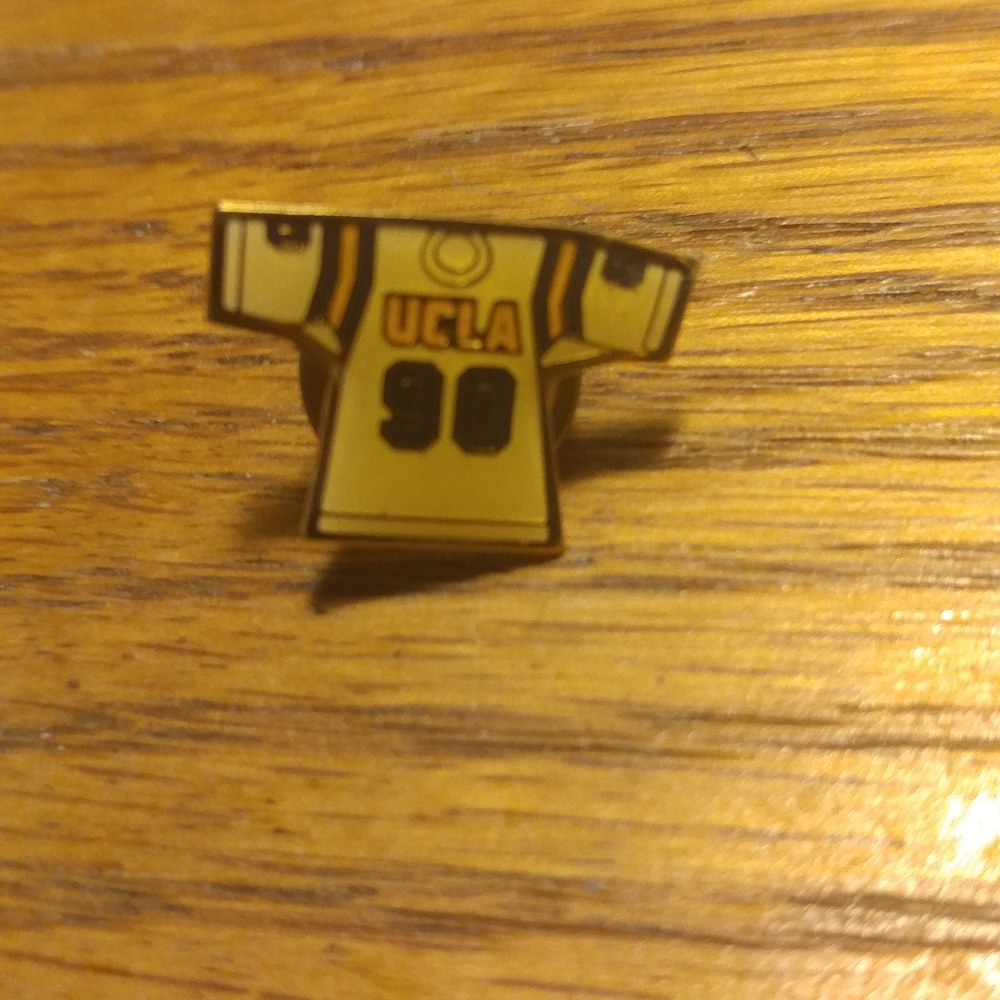 UCLA Bruins Football Lapel Pin #90